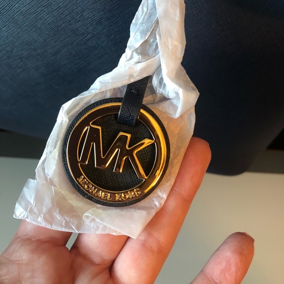 Michael Kors Medium Jet Set Travel Tote NWT - Picture 5 of 12